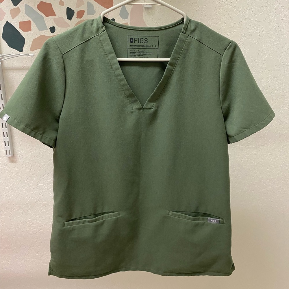 Figs Scrub Top